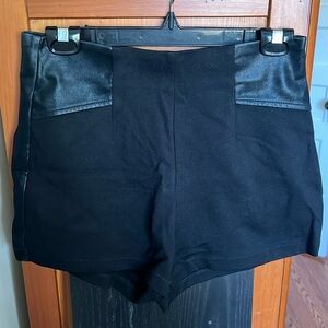 Guess Black ‘Fancy/Club’ Short Shorts - M